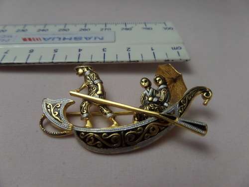 Vintage Costume Brooch (Gondola)