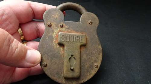 Old Squire Old English Metal Lock No key
