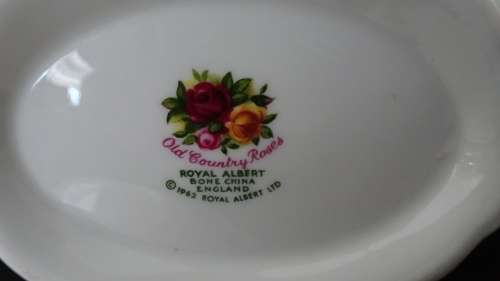Royal Albert Old Country Roses 1962 Gravy Boat in Excellent Condition