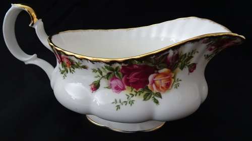 Royal Albert Old Country Roses 1962 Gravy Boat in Excellent Condition