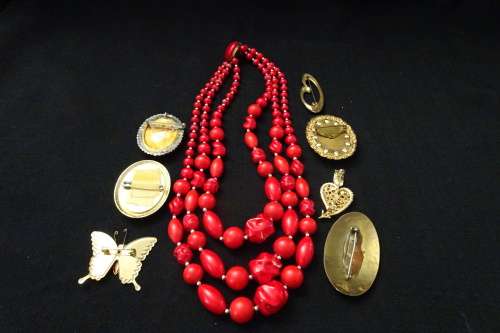 Lot of Interesting Jewellery (Bid for the lot)