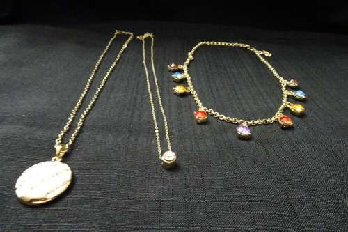 Lot of Interesting Jewellery (Bid for the lot)