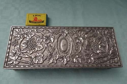 Beautiful Silver Plated Jewellery Box    23cm x 9 x 5