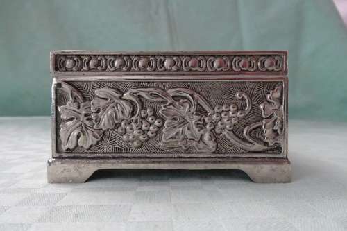 Beautiful Silver Plated Jewellery Box    23cm x 9 x 5