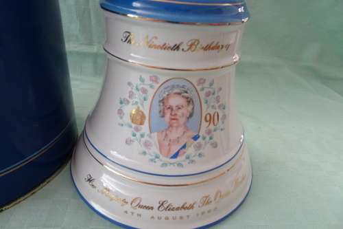 Bells Old Scotch Whisky - 750ml 1990 -The Ninetieth Birthday of Her Majesty Queen  - Sealed and Full