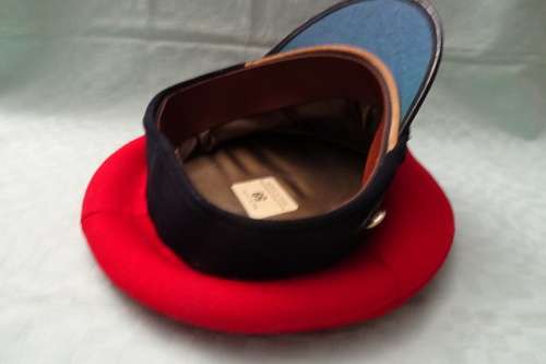 E.R II Royal Military Police Peak Cap In Excellent Condition - Size 59