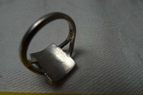 Stunning Sterling Silver Ring with a Lion Motive 4.5 grams -  18 mm Dim