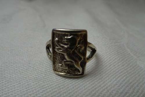 Stunning Sterling Silver Ring with a Lion Motive 4.5 grams -  18 mm Dim