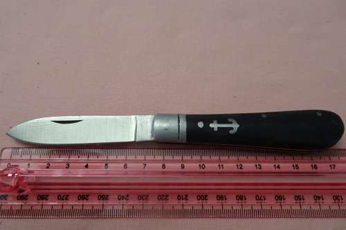 Interesting Pocket Knife with Anchor Motive in Excellent Condition