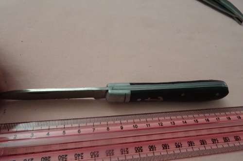 Interesting Pocket Knife with Anchor Motive in Excellent Condition