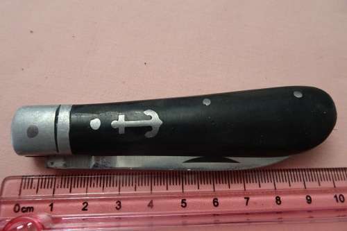 Interesting Pocket Knife with Anchor Motive in Excellent Condition