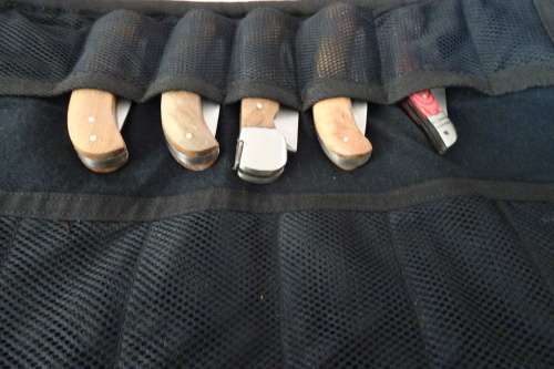 Lot of 5 Interesting Pocket Knives In Stunning Knife Bag in Excellent Condition