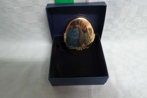Beautiful Christian Dior Powder Compactum in Great Condition Boxed