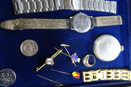 Huge Lot of Interesting Collectable Items (Bid for the Lot)