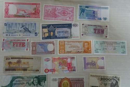 Lot of International Bank Notes in Excellent Condition