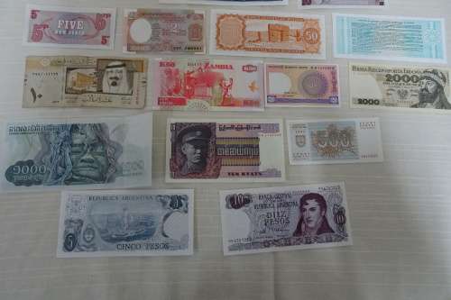 Lot of International Bank Notes in Excellent Condition