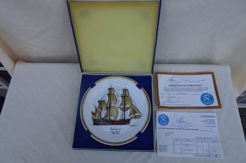 Ships In The History of South Africa - Endeavour (No:8)_Plate No:0379_ Boxed