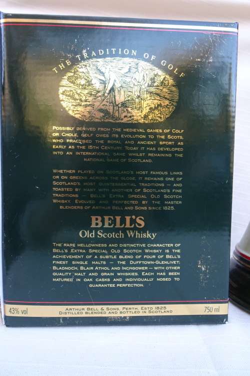 Bells Old Scotch Whisky - 750ml Christmas Decanter 1993 -Arthur Bell&Son  - Sealed and Full