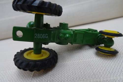 ERTL John Deere Tractor Model