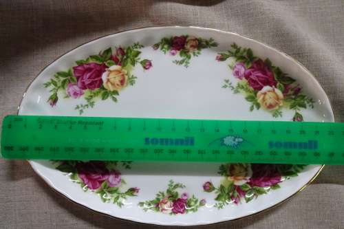 1x Royal Albert - Old Country Rose - Sandwich Dish - Made in England - Good Condition