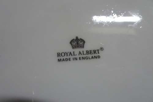 1x Royal Albert - Old Country Rose - Sandwich Dish - Made in England - Good Condition