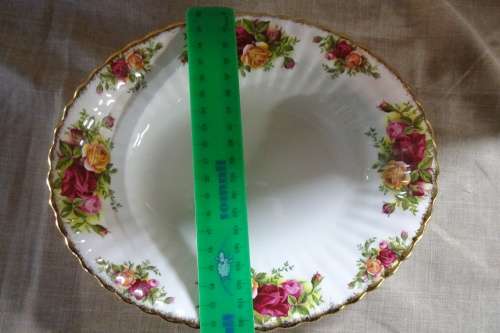 1x Royal Albert - Old Country Rose - Serving Dish ( 23Cm X 19CM)- Made in England - Good Condition