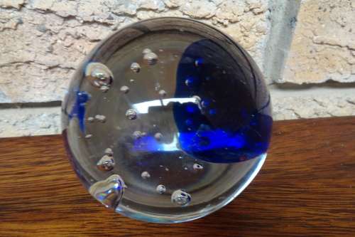 Stunning Vintage  Glass Paperweight in Great Condition