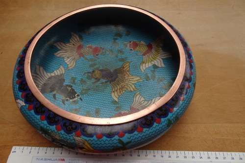 Stunning Chinese Cloisonne Bowl with Gold Fish Motives 24 x 24cm