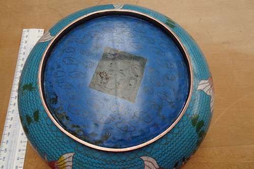 Stunning Chinese Cloisonne Bowl with Gold Fish Motives 24 x 24cm