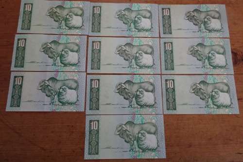 10 x Republic of South Africa Tien Rand Notes : Gerhard De Kock (BIDDING PER NOTE)