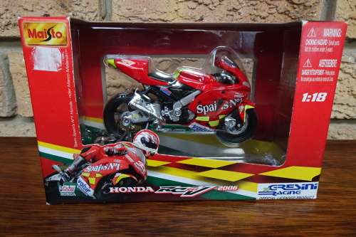 Maisto Team Honda RCV 211 2006 #31555 Team Spain's No. 1 Rider - Marco Melandri Scale 1:18