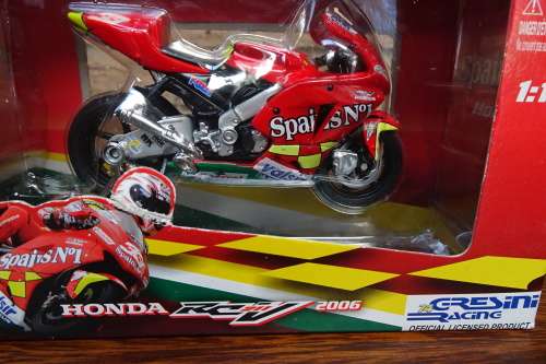 Maisto Team Honda RCV 211 2006 #31555 Team Spain's No. 1 Rider - Marco Melandri Scale 1:18