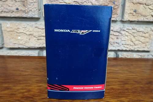 Maisto Repsol Honda Team RCV 211 2004 #31548 Rider - Nicky Hayden Scale: 1:18