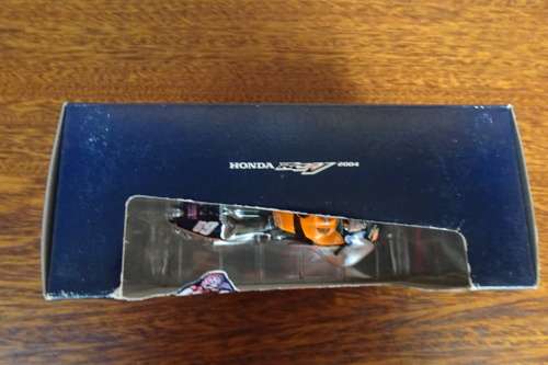 Maisto Repsol Honda Team RCV 211 2004 #31548 Rider - Nicky Hayden Scale: 1:18