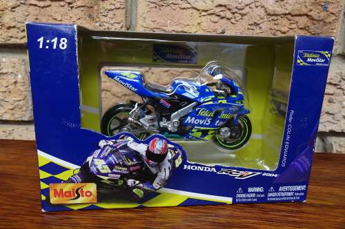 Maisto Team Telefonica MoviStar Honda RCV 211 2004. Scale: 1:18. Rider- Colin Edwards