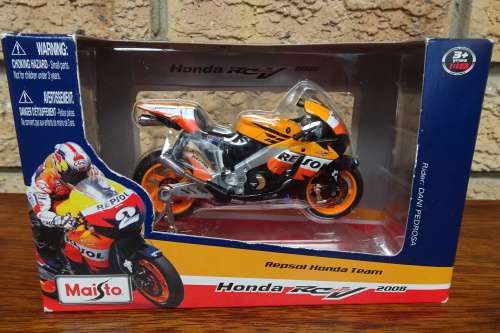 Maisto Repsol RCV 212 2008 Team. #31565 Scale 1:18 Rider - Dani Pedrosa