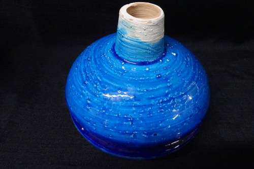 Beautiful Italian Bitossi Vessel by Aldo Londi