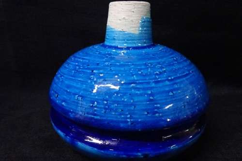 Beautiful Italian Bitossi Vessel by Aldo Londi