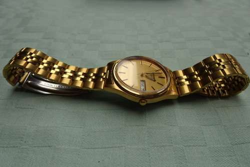 Seiko Quartz Water Resistant Mens Watch With Pouch Serial No: 700180