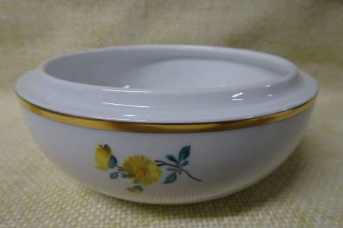 Beautiful Vintage Meissen Porcelain Handpainted Round Trinket Box with Flowers