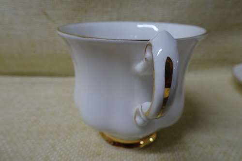 Elegant Paragon Bone China By Appointment to Her Majesty the Queen Cups and Saucers #812