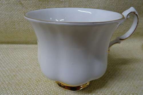 Elegant Paragon Bone China By Appointment to Her Majesty the Queen Cups and Saucers #812