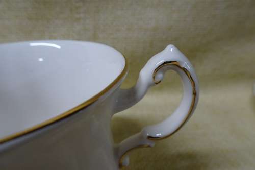 Elegant Paragon Bone China By Appointment to Her Majesty the Queen Cups and Saucers #812