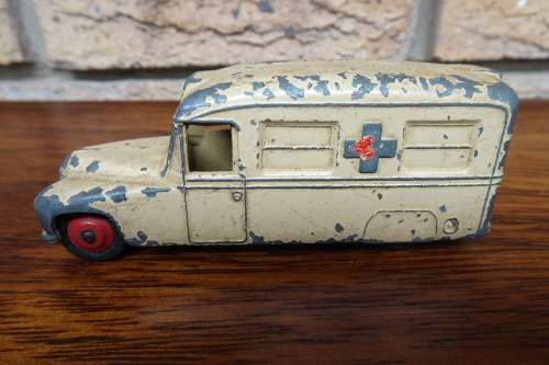 Vintage Dinky Toys Original Daimler Ambulance (1950s) #253 - Made in England - Meccano Ltd.