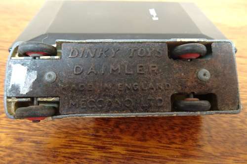 Vintage Dinky Toys Original Daimler Ambulance (1950s) #253 - Made in England - Meccano Ltd.