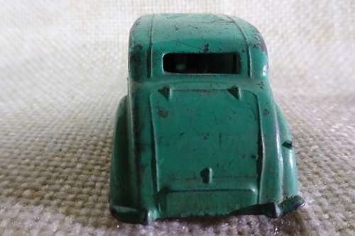 Vintage Dinky Toys #40A Green Riley Saloon - Made in England - Meccano Ltd.