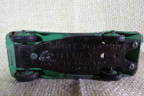 Vintage Dinky Toys #40A Green Riley Saloon - Made in England - Meccano Ltd.