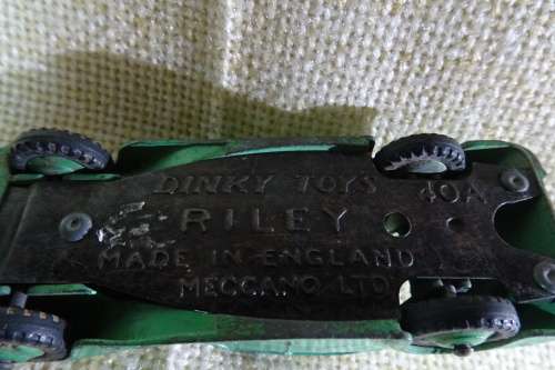 Vintage Dinky Toys #40A Green Riley Saloon - Made in England - Meccano Ltd.