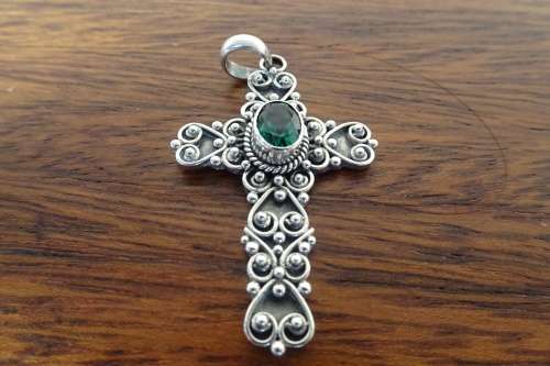 Ornate Sterling Silver (925) Cross Pendant With Green Stone 6.8 g Length 50 mm Width 27 mm