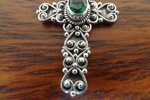 Ornate Sterling Silver (925) Cross Pendant With Green Stone 6.8 g Length 50 mm Width 27 mm